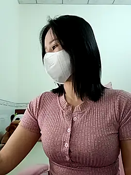 Snapshot of ___Erin___ chatting on February 16, 2026, 2:29 am Erin online show from February 16, 2026, 2:29 am