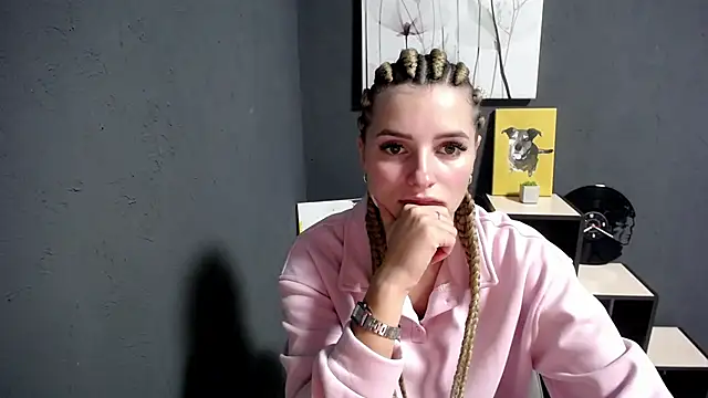 Snapshot of lady_olivia_ chatting on October 14, 2025, 3:35 pm lady olivia  online show from October 14, 2025, 3:35 pm