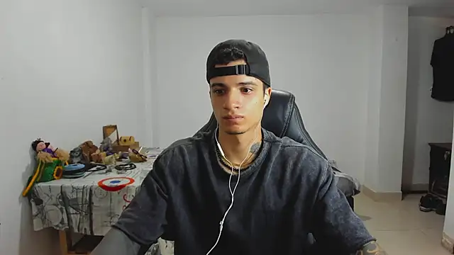 Snapshot of Balo_lovers chatting on January 14, 2025, 5:23 pm Balo lovers online show from January 14, 2025, 5:23 pm