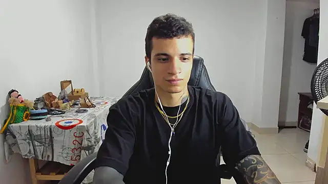 Snapshot of Balo_lovers chatting on January 21, 2025, 9:46 pm Balo lovers online show from January 21, 2025, 9:46 pm