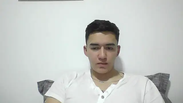 Snapshot of Estebitan_vm chatting on November 18, 2025, 3:23 am Estebitan vm online show from November 18, 2025, 3:23 am