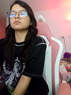 azumiichan online show from February 5, 2026, 1:10 am