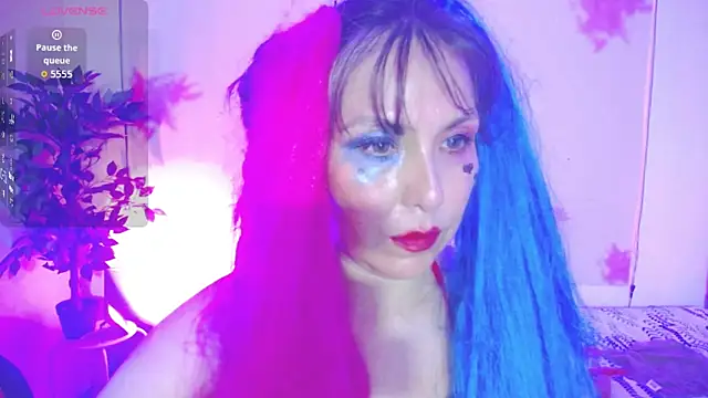 evelyn mature19 online show from October 5, 2025, 6:50 pm