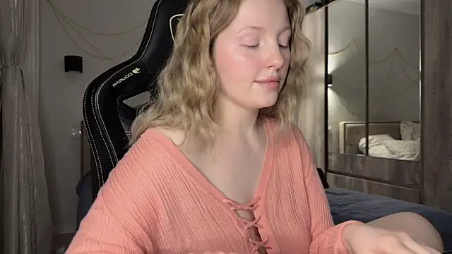 Snapshot of x_ivy_x chatting on January 10, 2025, 3:27 pm x ivy x online show from January 10, 2025, 3:27 pm