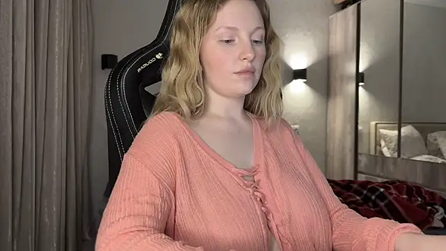 Snapshot of x_ivy_x chatting on February 22, 2025, 6:19 pm x ivy x online show from February 22, 2025, 6:19 pm