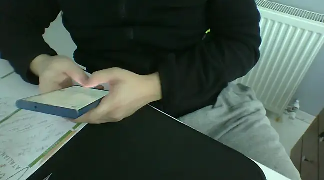 Snapshot of Koraymoray15 chatting on February 13, 2025, 12:54 pm Koraymoray15 online show from February 13, 2025, 12:54 pm