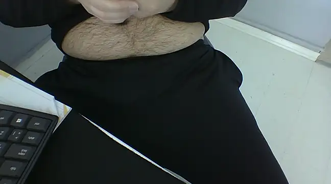 Snapshot of Koraymoray15 chatting on February 26, 2025, 9:21 am Koraymoray15 online show from February 26, 2025, 9:21 am