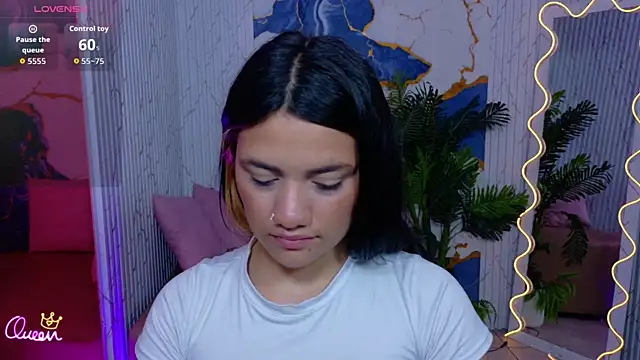 Snapshot of Chiara_tay chatting on July 1, 2026, 11:56 am Chiara tay online show from July 1, 2026, 11:56 am