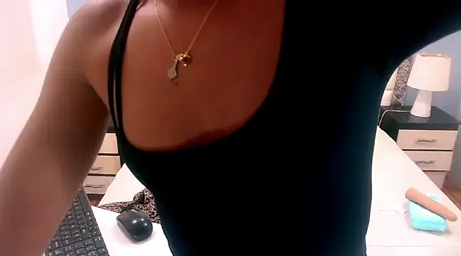 meghanSusexx online show from February 18, 2025, 9:09 pm