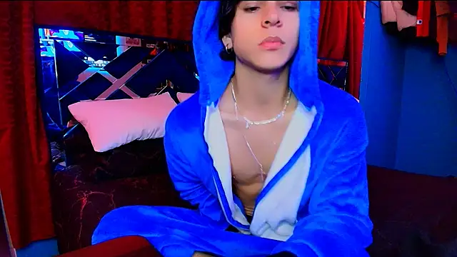 Luke Howland online show from January 12, 2026, 1:11 am