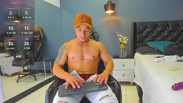 Bryson Collins  online show from February 10, 2025, 2:16 pm