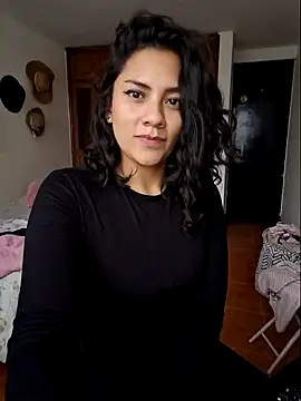 Snapshot of Thaliacooper_ chatting on December 13, 2024, 8:47 pm Thaliacooper  online show from December 13, 2024, 8:47 pm