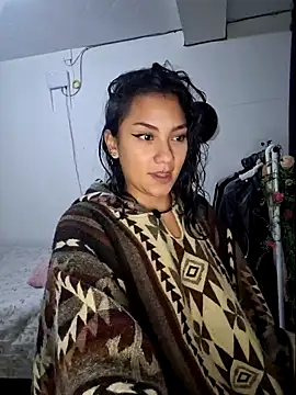 Snapshot of Thaliacooper_ chatting on February 2, 2025, 11:21 pm Thaliacooper  online show from February 2, 2025, 11:21 pm