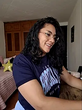 Snapshot of Thaliacooper_ chatting on September 12, 2025, 6:41 pm Thaliacooper  online show from September 12, 2025, 6:41 pm
