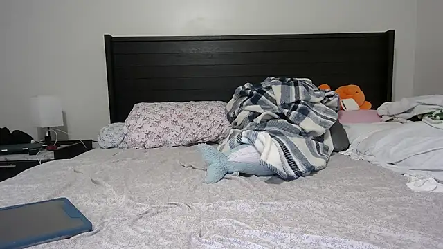 QueenLolaX online show from January 11, 2026, 4:39 am