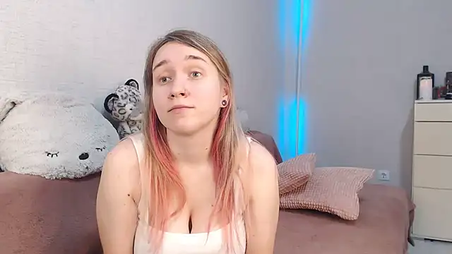 Snapshot of lovely_hayley chatting on November 4, 2025, 9:47 pm lovely hayley online show from November 4, 2025, 9:47 pm