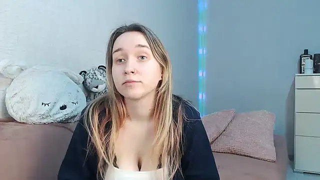 Snapshot of lovely_hayley chatting on February 9, 2026, 8:46 pm lovely hayley online show from February 9, 2026, 8:46 pm