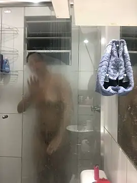 bellinii07 online show from February 24, 2025, 4:05 am