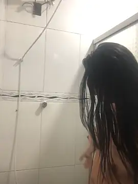 bellinii07 online show from September 29, 2025, 8:46 pm