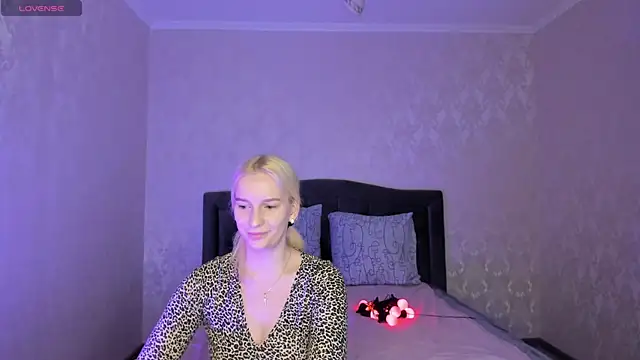 Amanda054 online show from January 26, 2025, 5:44 pm