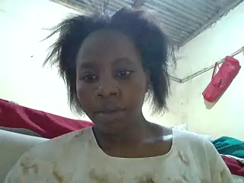 Snapshot of Queen_loveer chatting on February 15, 2025, 6:44 pm Queen loveer online show from February 15, 2025, 6:44 pm