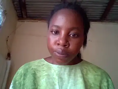 Snapshot of Queen_loveer chatting on February 18, 2025, 2:27 pm Queen loveer online show from February 18, 2025, 2:27 pm