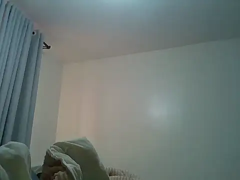 Queen loveer online show from December 17, 2025, 7:58 am