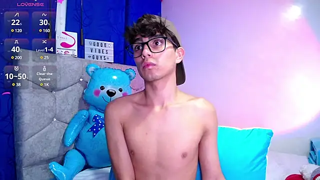 Snapshot of OwenBluee chatting on December 29, 2024, 10:56 am OwenBluee online show from December 29, 2024, 10:56 am