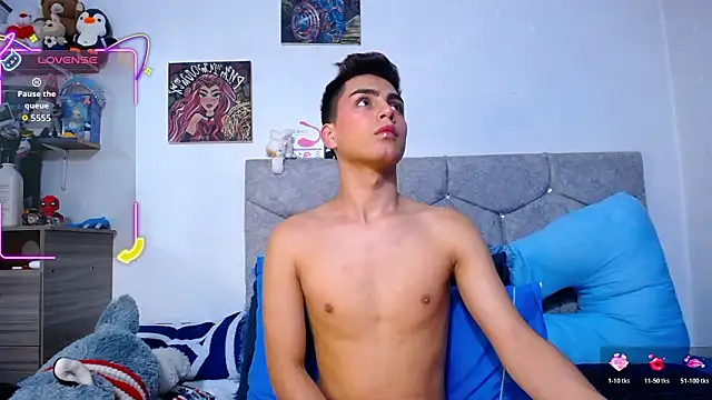 OwenBluee online show from March 6, 2026, 5:48 am