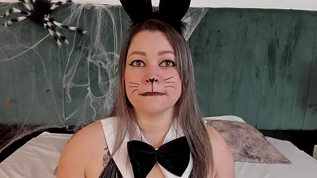 PandoraB  online show from October 30, 2025, 11:55 am