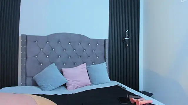 AnastasiaTaylor  online show from November 28, 2025, 8:22 pm