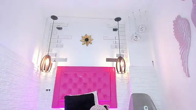 Snapshot of mia_six66 chatting on March 22, 2025, 11:32 am mia six66 online show from March 22, 2025, 11:32 am