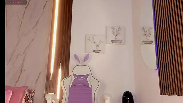 Snapshot of mia_six66 chatting on September 16, 2025, 12:06 pm mia six66 online show from September 16, 2025, 12:06 pm