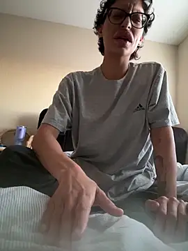 myloveforyouu online show from February 5, 2026, 1:38 pm