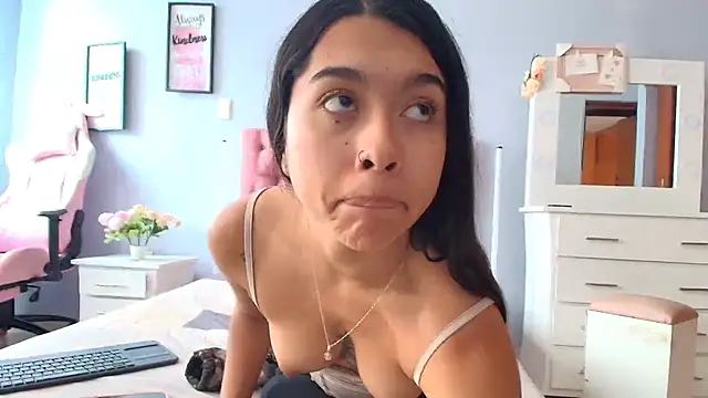 Snapshot of SweetLatiin_ chatting on January 11, 2025, 6:01 pm SweetLatiin  online show from January 11, 2025, 6:01 pm
