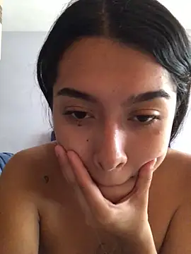 Snapshot of SweetLatiin_ chatting on February 9, 2025, 6:37 pm SweetLatiin  online show from February 9, 2025, 6:37 pm