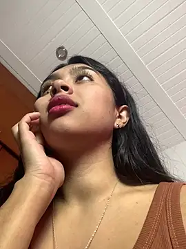 Snapshot of SweetLatiin_ chatting on February 10, 2025, 8:00 pm SweetLatiin  online show from February 10, 2025, 8:00 pm