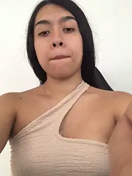 Snapshot of SweetLatiin_ chatting on October 5, 2025, 6:50 pm SweetLatiin  online show from October 5, 2025, 6:50 pm