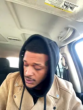 rayyymack online show from December 5, 2025, 6:37 pm