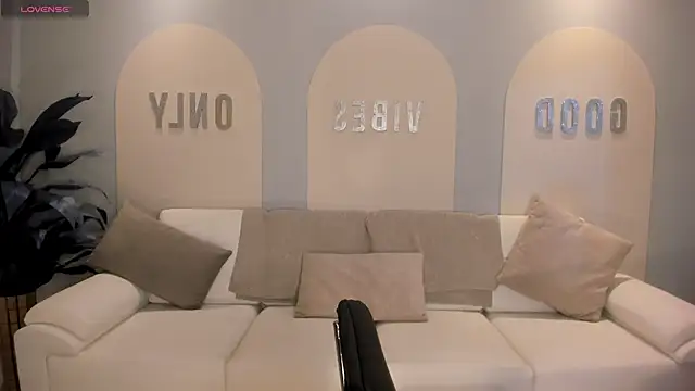 Snapshot of MariaHerrera_ chatting on December 27, 2024, 7:57 pm MariaHerrera online show from December 27, 2024, 7:57 pm