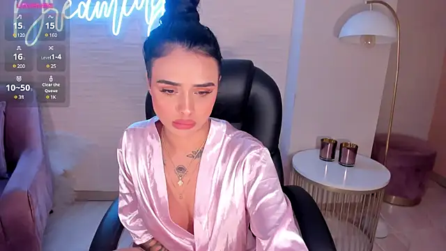 Snapshot of MariaHerrera_ chatting on February 4, 2025, 11:27 pm MariaHerrera online show from February 4, 2025, 11:27 pm