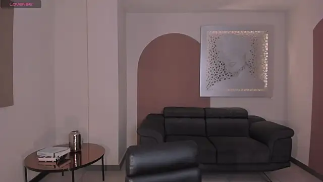 Snapshot of MariaHerrera_ chatting on September 13, 2025, 8:52 pm MariaHerrera online show from September 13, 2025, 8:52 pm