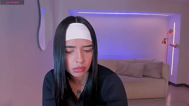 Snapshot of MariaHerrera_ chatting on October 9, 2025, 7:23 pm MariaHerrera online show from October 9, 2025, 7:23 pm