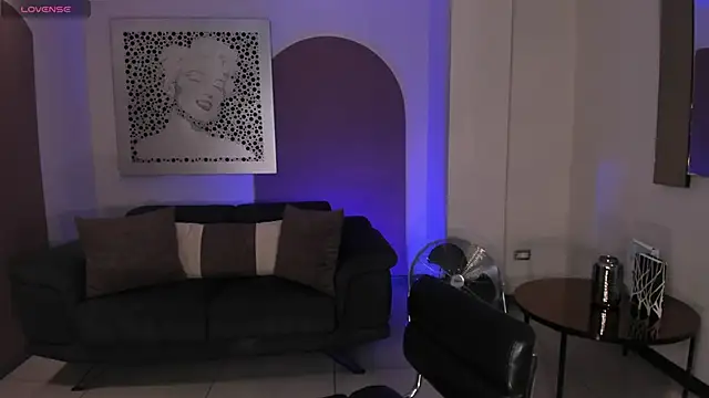 Snapshot of MariaHerrera_ chatting on October 21, 2025, 3:07 am MariaHerrera online show from October 21, 2025, 3:07 am