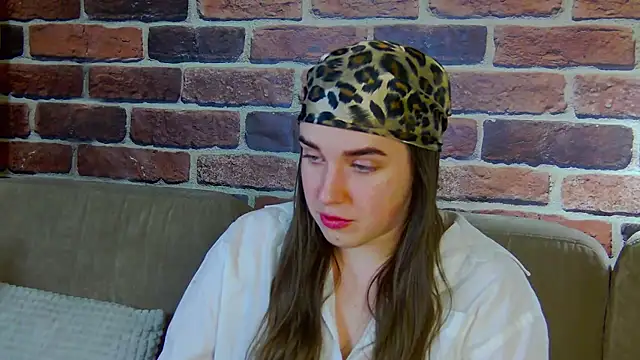 Sofia Hugs online show from March 7, 2026, 7:11 pm