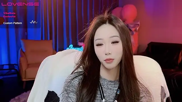 JoooJo  online show from February 25, 2025, 5:25 pm