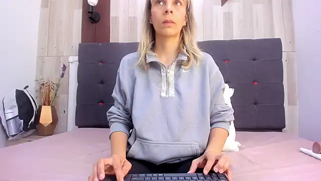 Anastasiapriest online show from April 13, 2026, 11:48 am