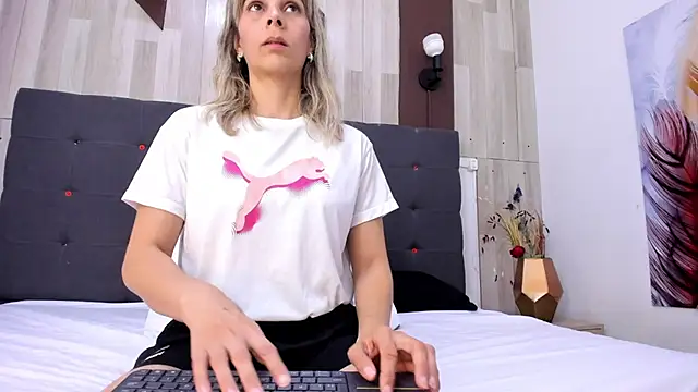 Anastasiapriest online show from May 13, 2026, 11:51 am