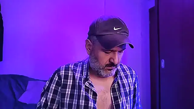 BushBator online show from November 14, 2025, 5:17 am