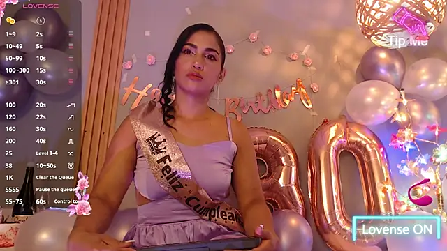 Thayssa ross online show from April 15, 2026, 3:30 pm